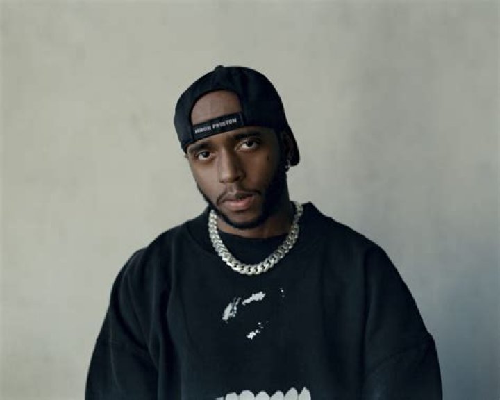 6lack- Age, Net Worth, Height, Wife, Career, Nationality