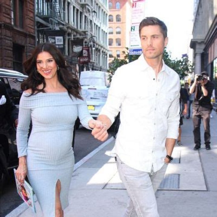 A Look Into Eric Winter And Roselyn Sanchez Relationship