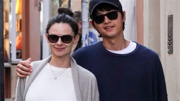 A Look Into Song Joong-ki And Katy Louise Saunders Relationship