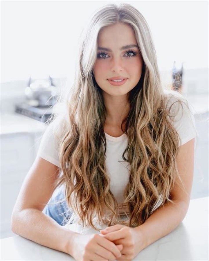 Addison Easterling- Bio, Age, Net Worth, Boyfriend, Dating, Height