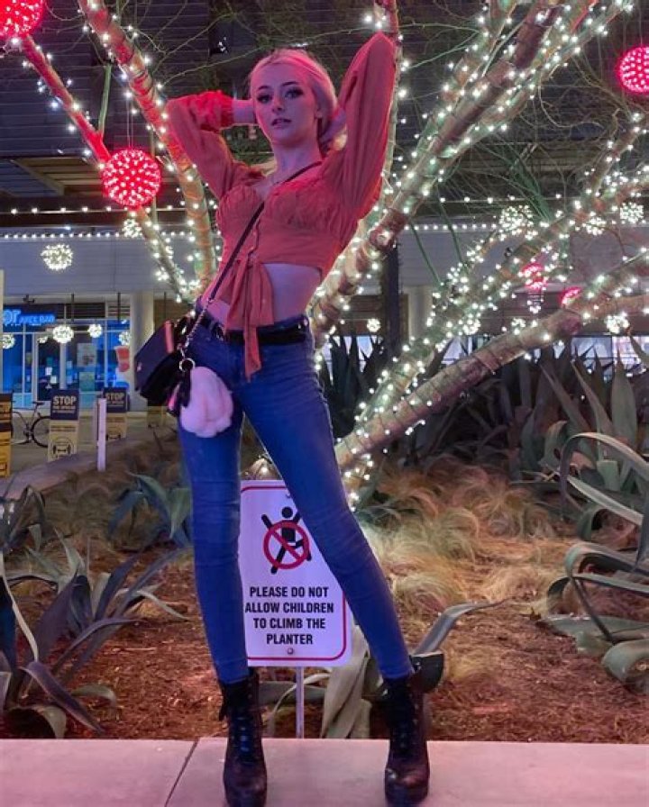 Adrianah Lee- Wiki, Age, Height, Boyfriend, Net Worth, Ethnicity, Career