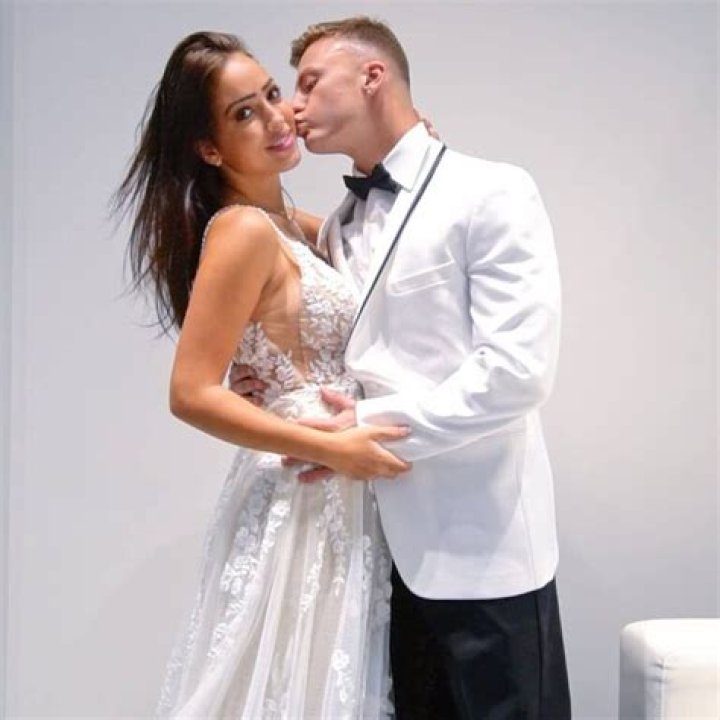 Affaf Buslach- Wiki, Bio, Age, Height, Net Worth, Boyfriend