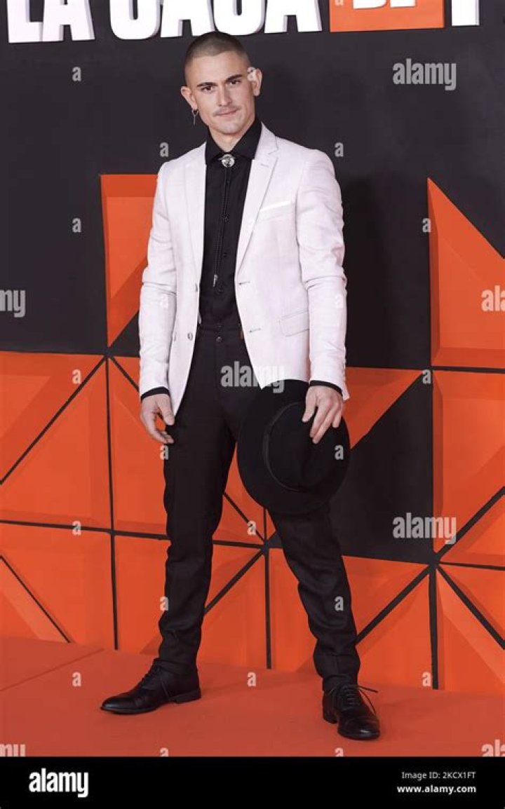 Ahikar Azcona- Wiki, Age, Height, Net Worth, Girlfriend, Career