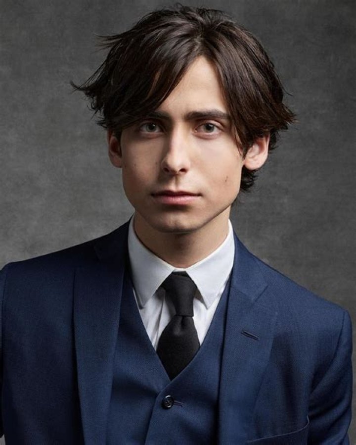 Aidan Gallagher- Bio, Wiki, Age, Girlfriend, Weight, Height, Net Worth