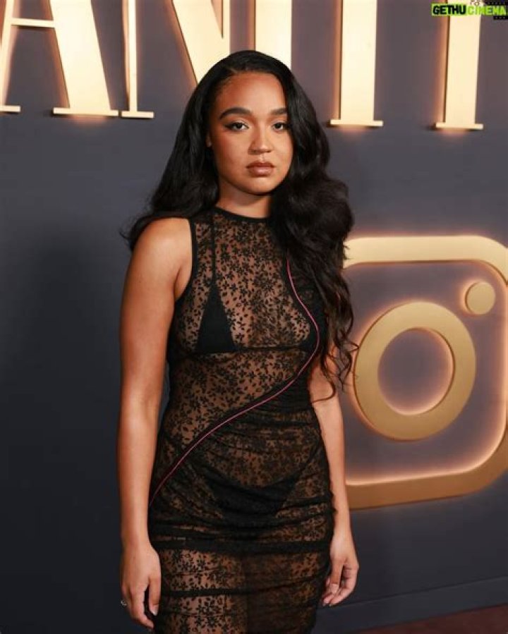 Aisha Dee- Wiki, Age, Height, Ethnicity, Boyfriend, Songs, Net Worth