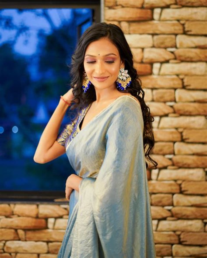 Aishwarya Khare- Birthday, Age, Net Worth, Boyfriend, Height, Career