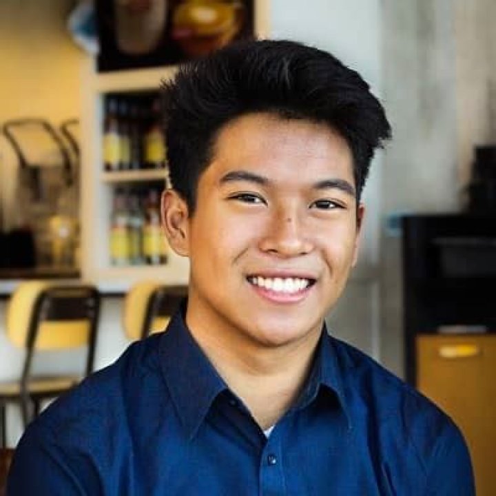 Alec Carlos- Wiki, Age, Height, Net Worth, Girlfriend, Ethnicity