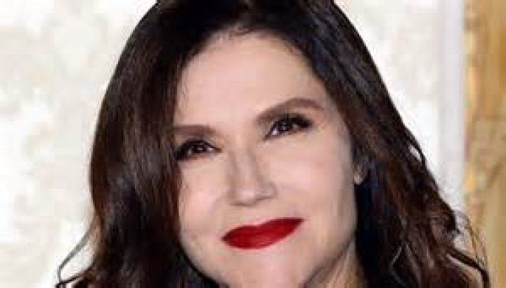 Alessandra Martines- Wiki, Age, Height, Net Worth, Husband