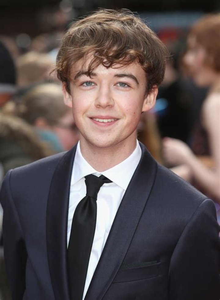 Alex Lawther – Wiki, Age, Height, Net Worth, Girlfriend, Ethnicity, Career