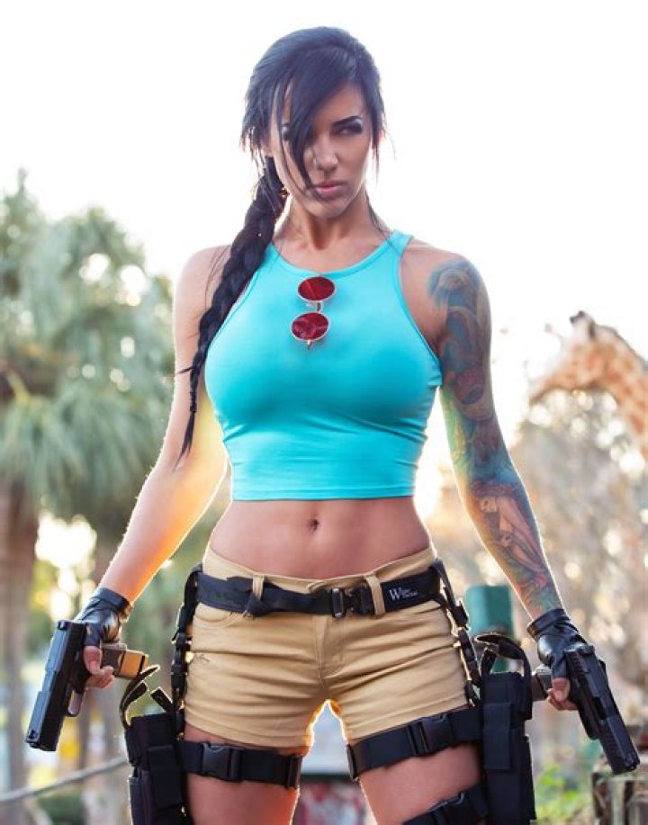 Alex Zedra- Age, Bio, Wiki, Boyfriend, Weight, Height, Net Worth, Career