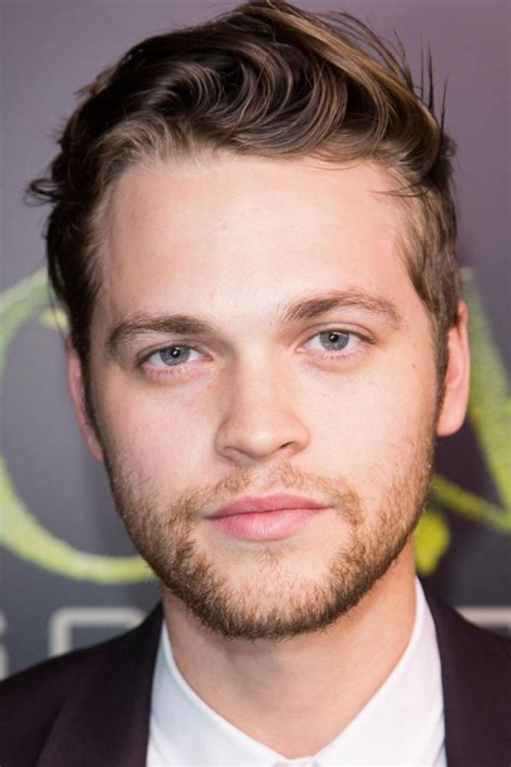 Alexander Calvert- Age, Bio, Girlfriend, Height, Career, Net Worth