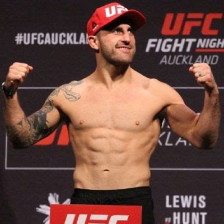 Alexander Volkanovski Weight Loss: Before And After Photo