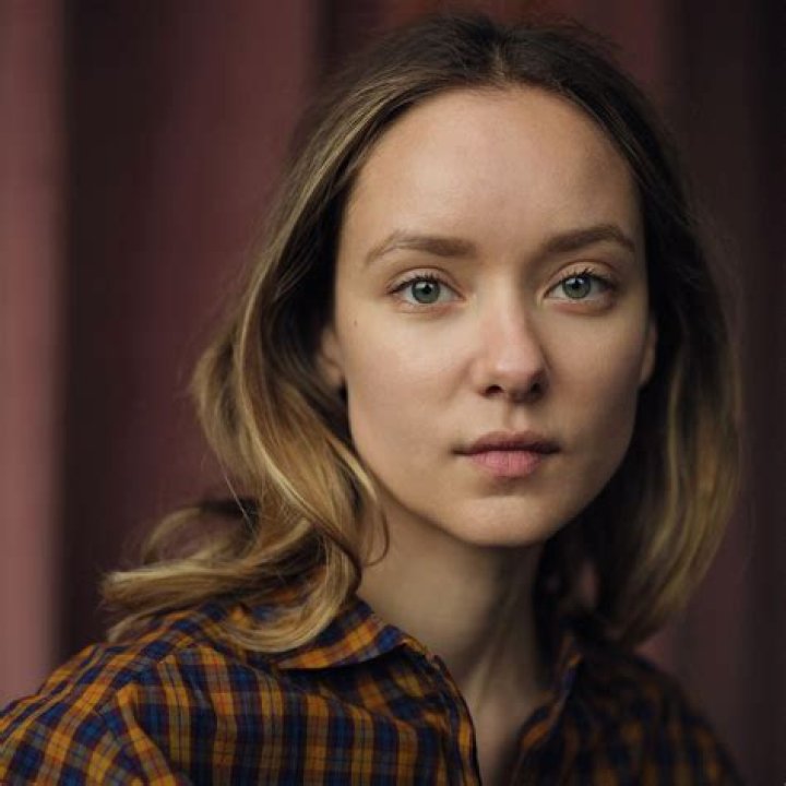 Alexandra Dowling- Wiki, Age, Height, Net Worth, Boyfriend, Ethnicity