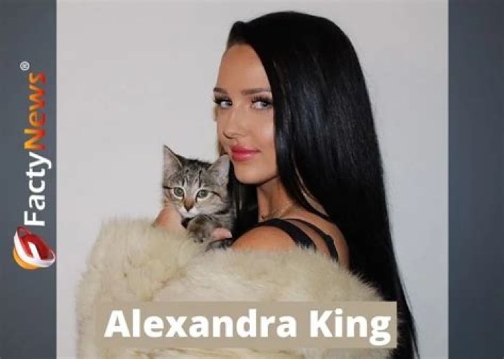 Alexandra King- Net Worth, Bio, Age, Boyfriend, Height, Career