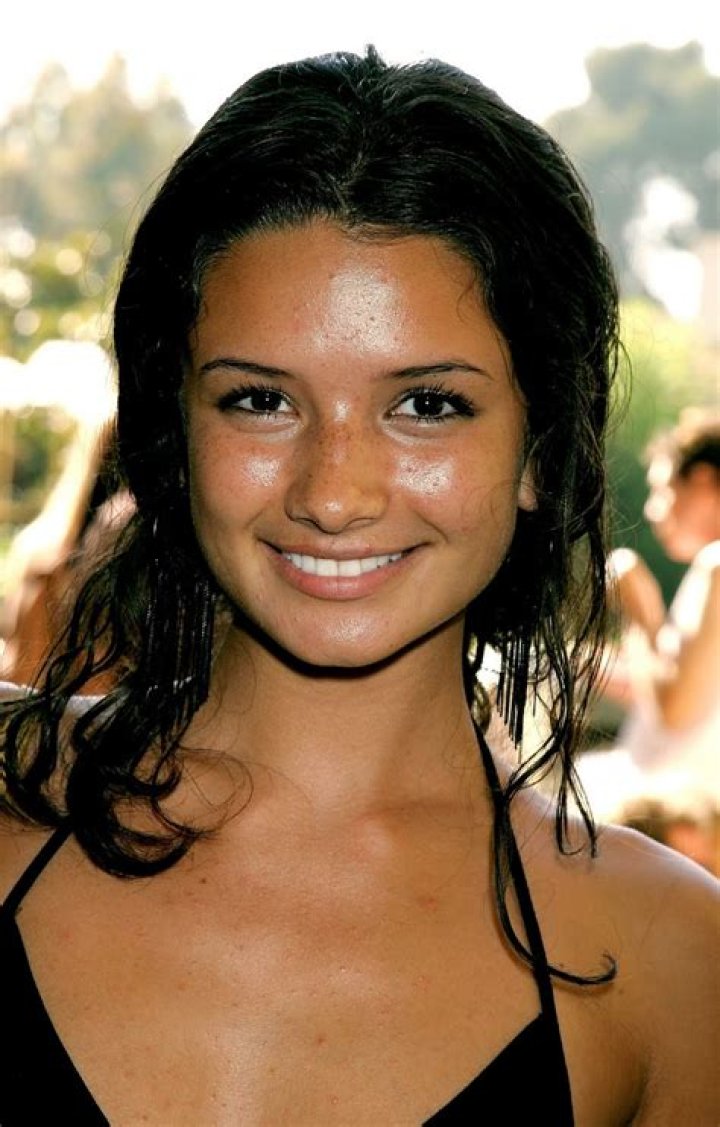 Alice Greczyn- Wiki, Age, Height, Net Worth, Boyfriend, Ethnicity