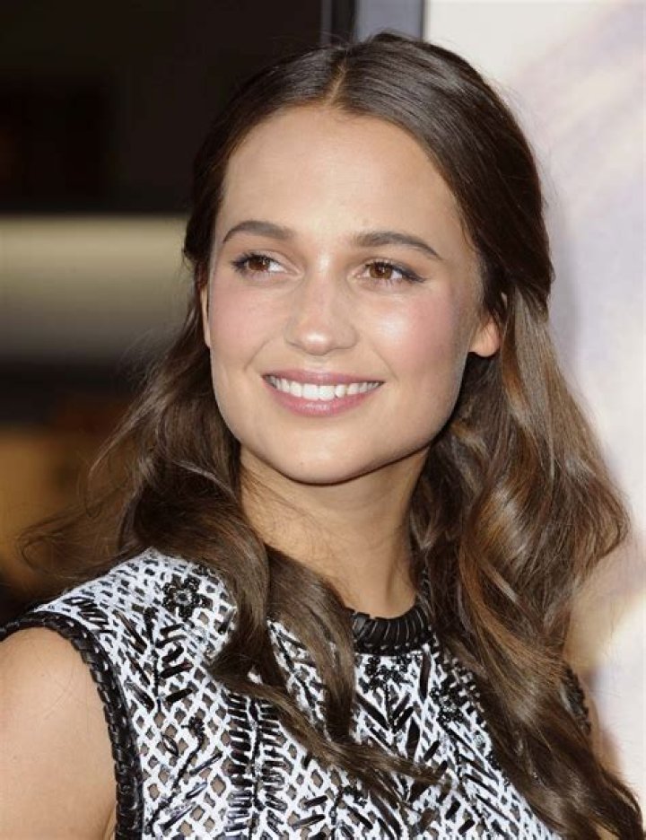 Alicia Vikander- Biography, Age, Net Worth, Husband, Height, Weight