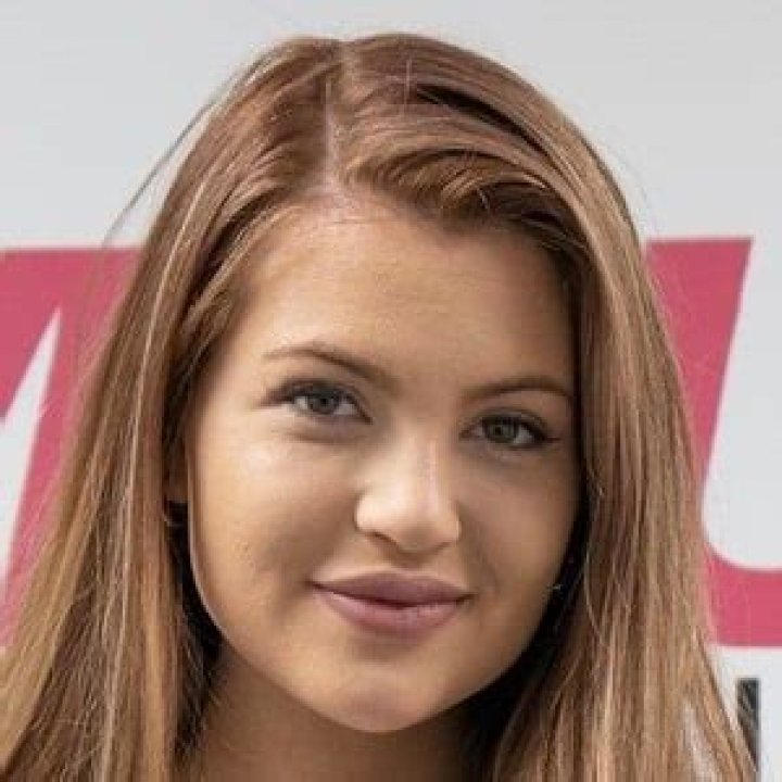 Allie Brooke- Wiki, Age, Height, Net Worth, Husband, Marriage