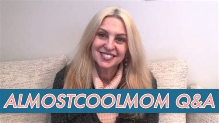 AlmostCoolMom- Age, Wiki, Husband, Net Worth, Height, Career