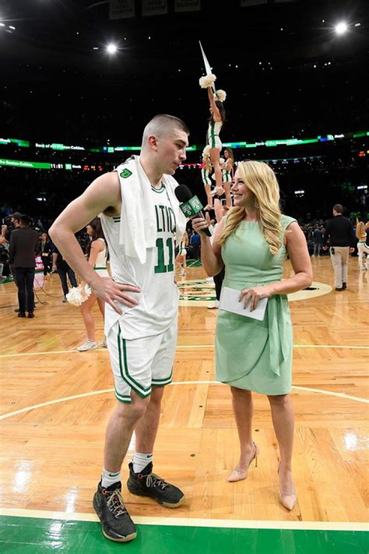 Amanda Pflugrad- Wiki, Age, Height, Boyfriend, Net Worth, Ethnicity