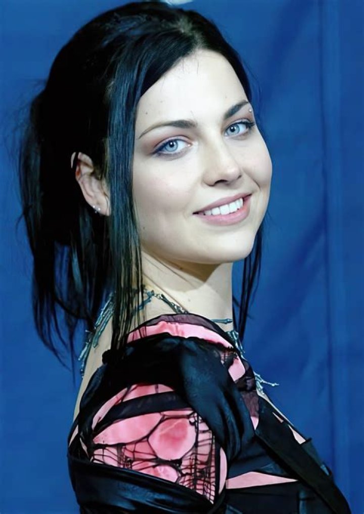 Amy Lee- Net Worth, Bio, Age, Boyfriend, Nationality, Ethnicity, Height, Career