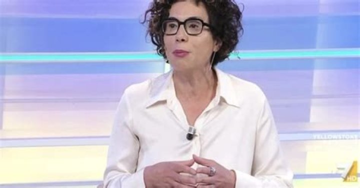 Angela Azzaro Biografia Wikipedia: Husband, Family and Age