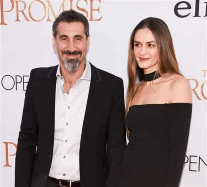 Angela Madatyan- Biography, Age, Net Worth, Height, Ethnicity, Career