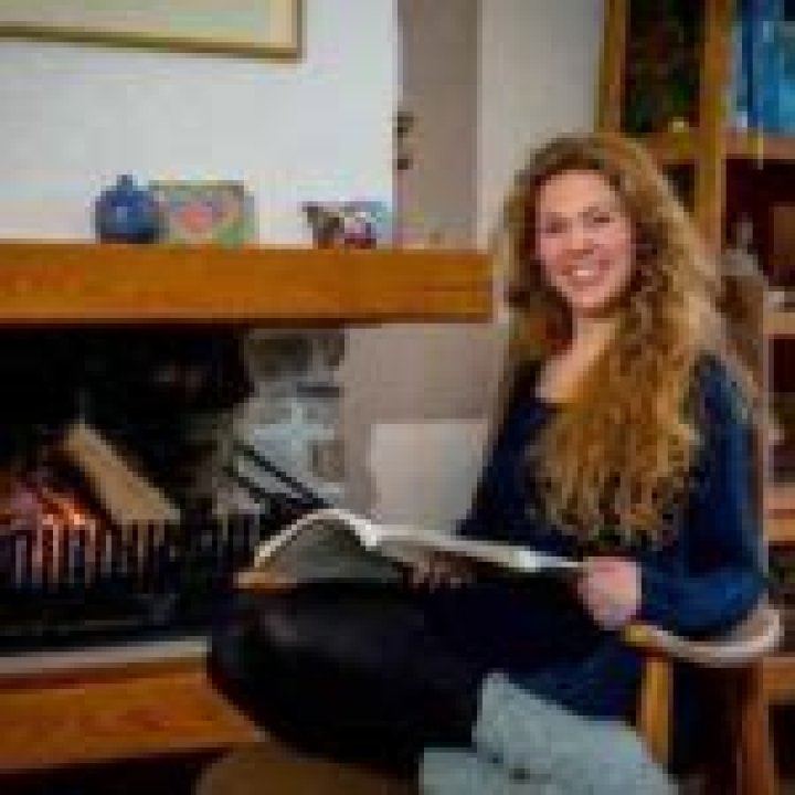 Anna Majchrzak Age: How Old Is She? Explore Her Wiki & Bio