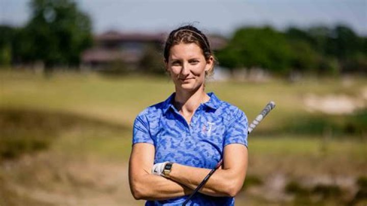 Anne van Dam- Wiki, Age, Ethnicity, Boyfriend, Height, Net Worth, Career