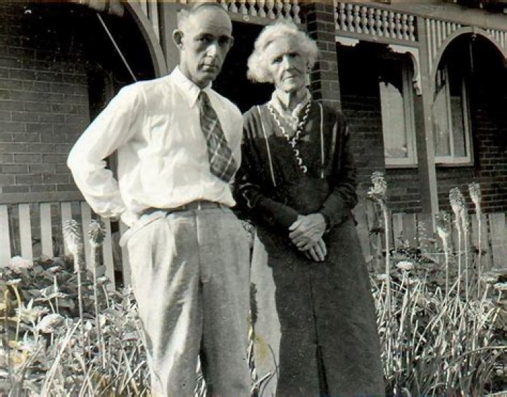 Annie Smith- Age, Height, Boyfriend, Net Worth, Ethnicity