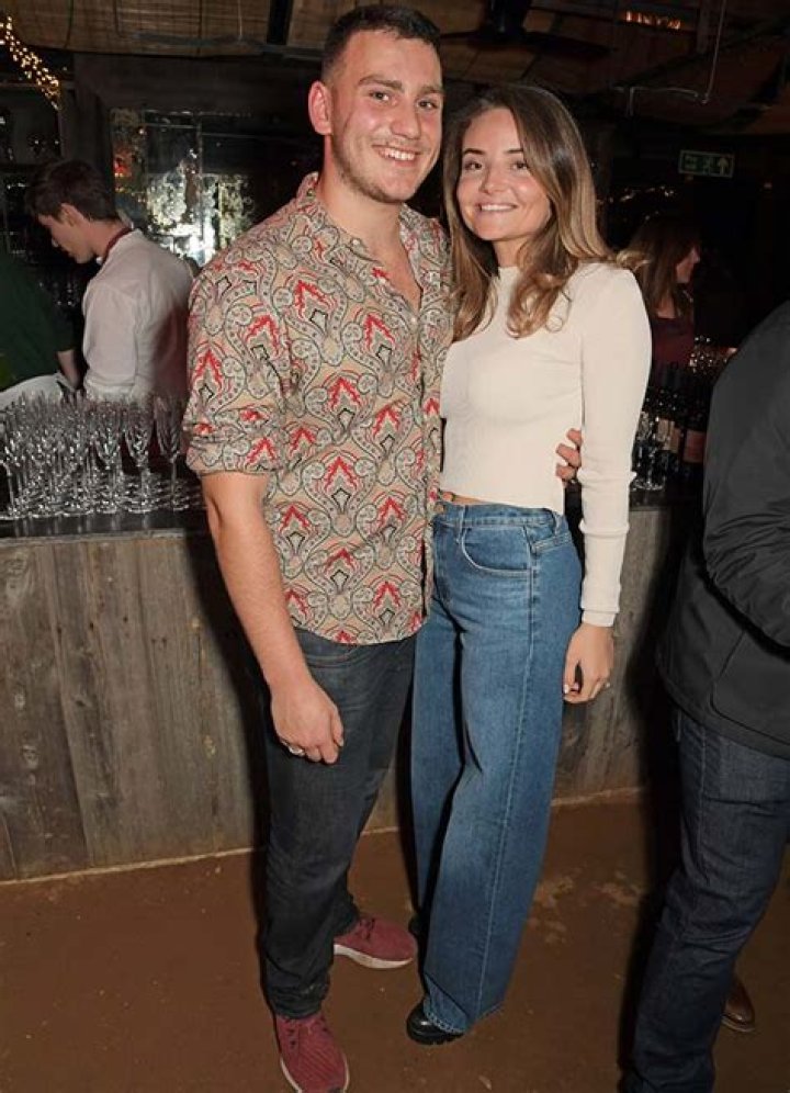 Anouk Winzenried Age, Net Worth, Boyfriend, Family & Biography