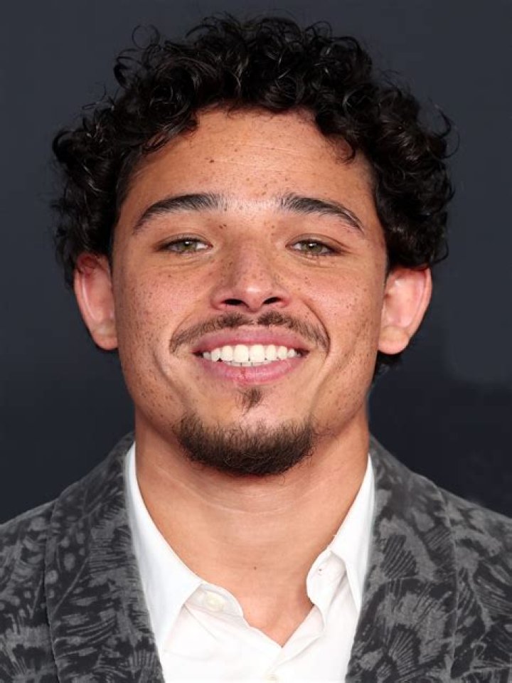 Anthony Ramos- Net Worth, Age, Bio, Height, Girlfriend, Instagram, Career
