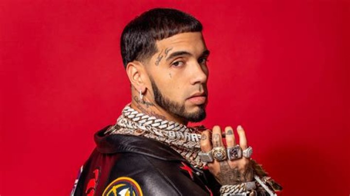 Anuel AA- Biography, Age, Net Worth, Height, Girlfriend, Dating, Wiki