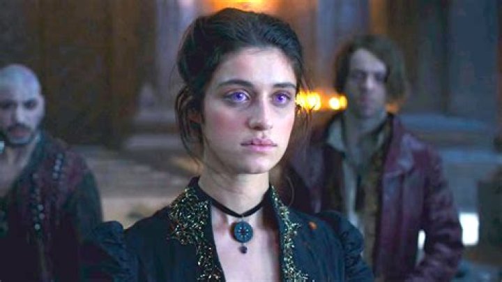 Anya Chalotra- Age, Boyfriend, Net Worth, Height, Ethnicity