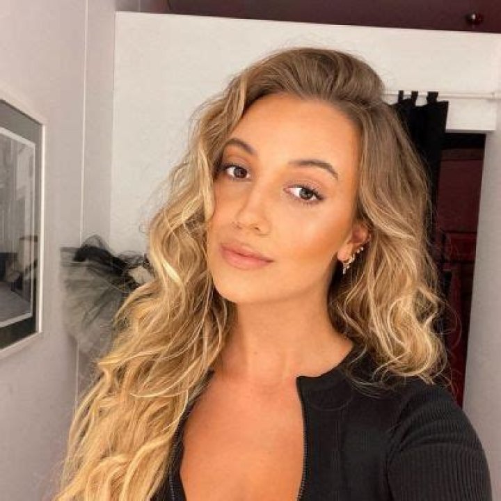 April Ivy- Wiki, Age, Height, Net Worth, Husband, Marriage