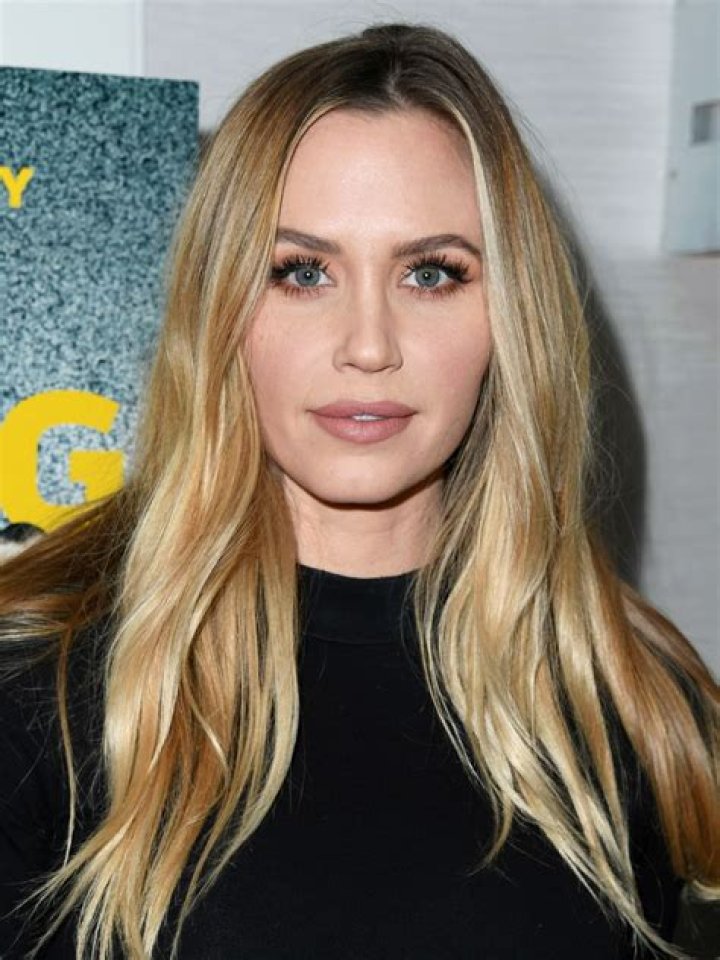 Aqueela Zoll- Wiki, Age, Height, Net Worth, Husband, Ethnicity