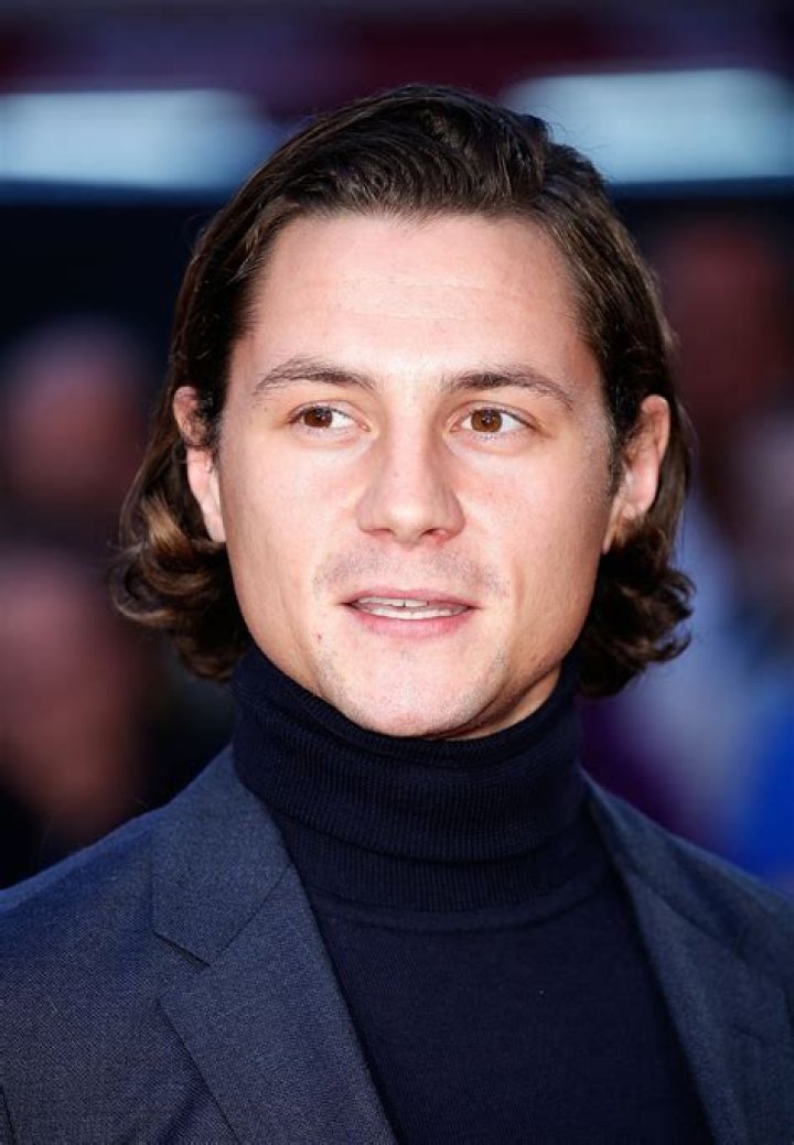 Augustus Prew- Wiki, Age, Height, Net Worth, Wife, Ethnicity