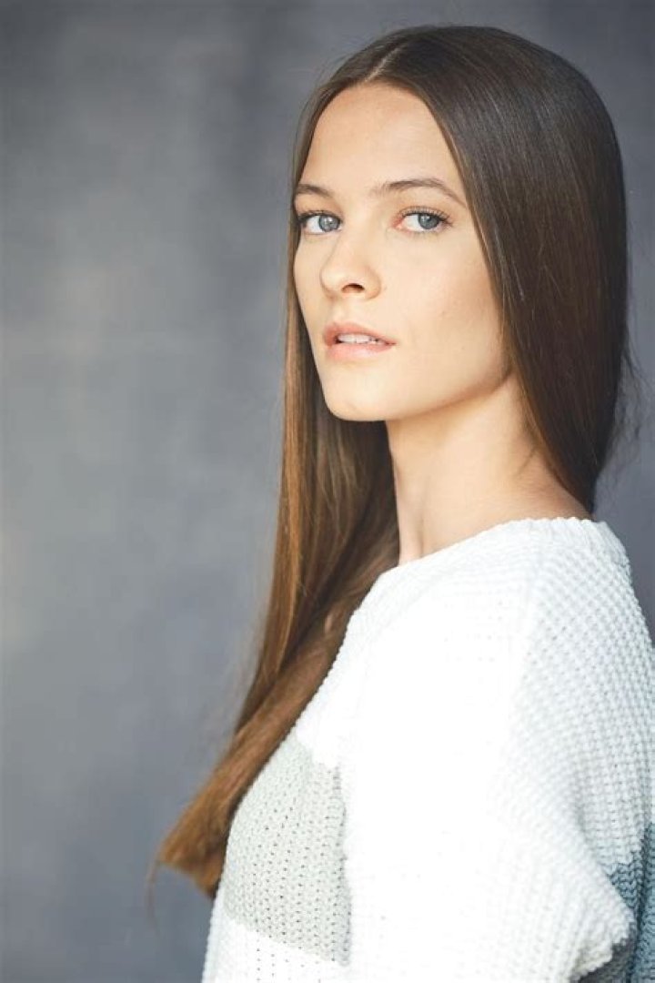 Avery Kristen Pohl- Age, Boyfriend, Height, Net Worth, Career, Nationality