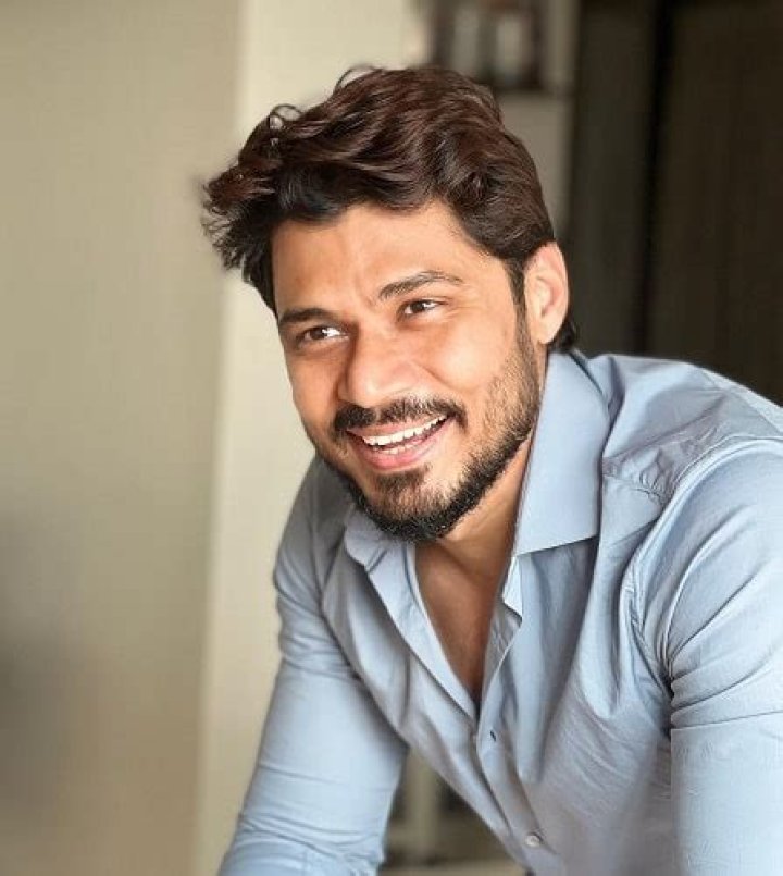 Avinash Dwivedi- Wiki, Age, Height, Net Worth, Wife, Marriage, Career