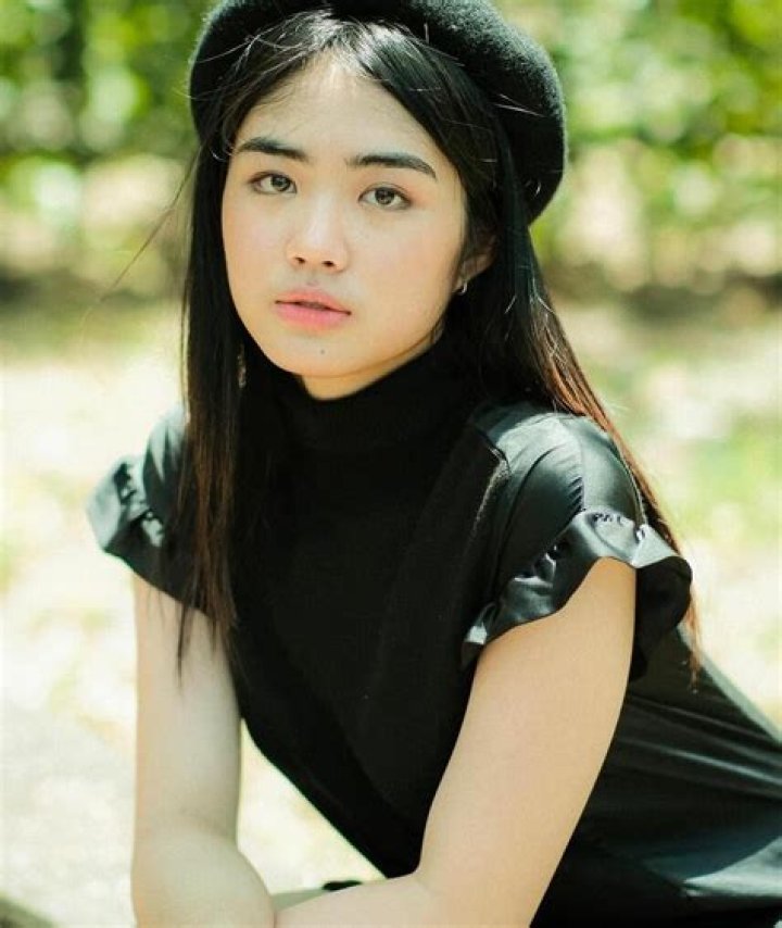 Azi Acosta- Wiki, Age, Height, Boyfriend, Net Worth, Ethnicity