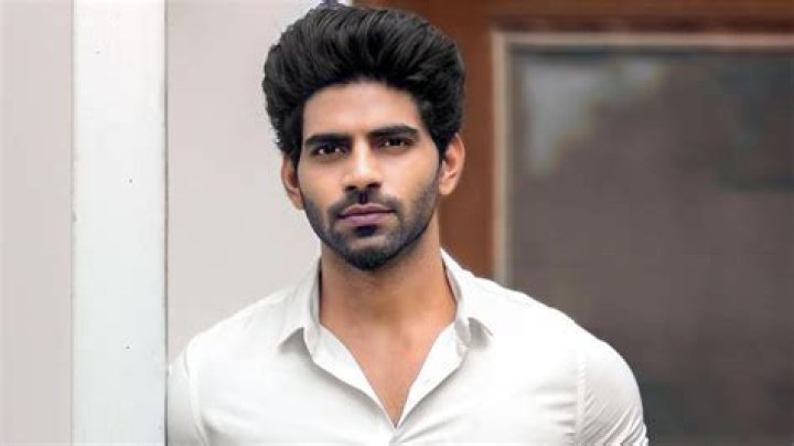 Balaji Murugadoss- Wiki, Age, Ethnicity, Girlfriend, Height, Net Worth, Career