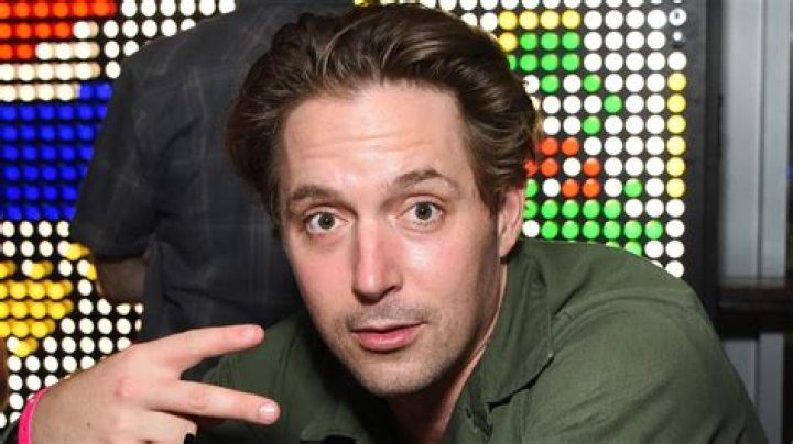 Beck Bennett- Wiki, Age, Height, Net Worth, Girlfriend, Ethnicity
