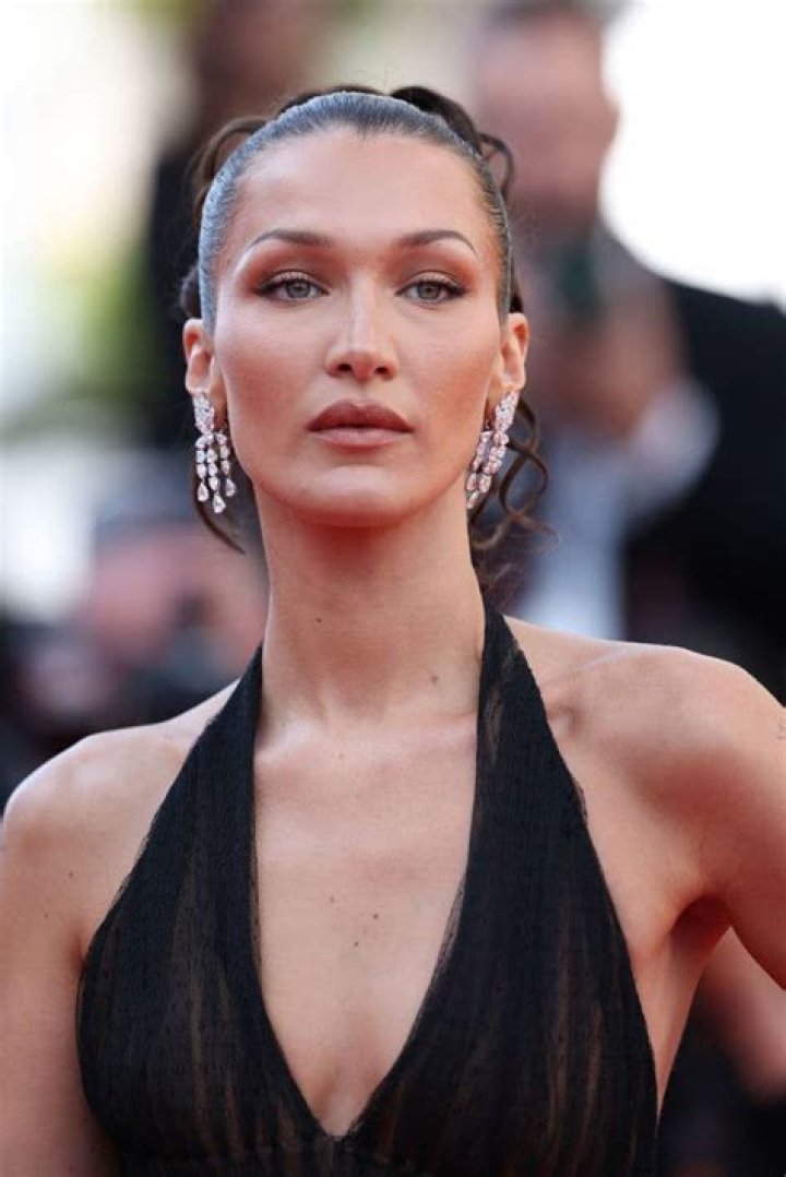 Bella Hadid- Height, Bio, Age, Wiki, Weight, Net Worth, Career