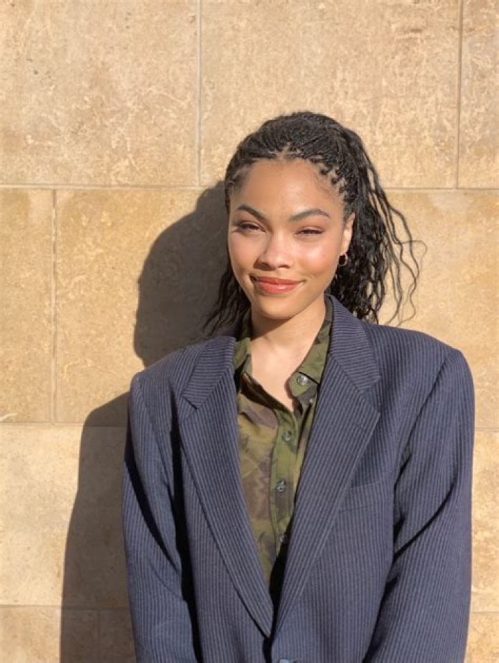 Bella Murphy- Wiki, Age, Boyfriend, Net Worth, Height, Ethnicity