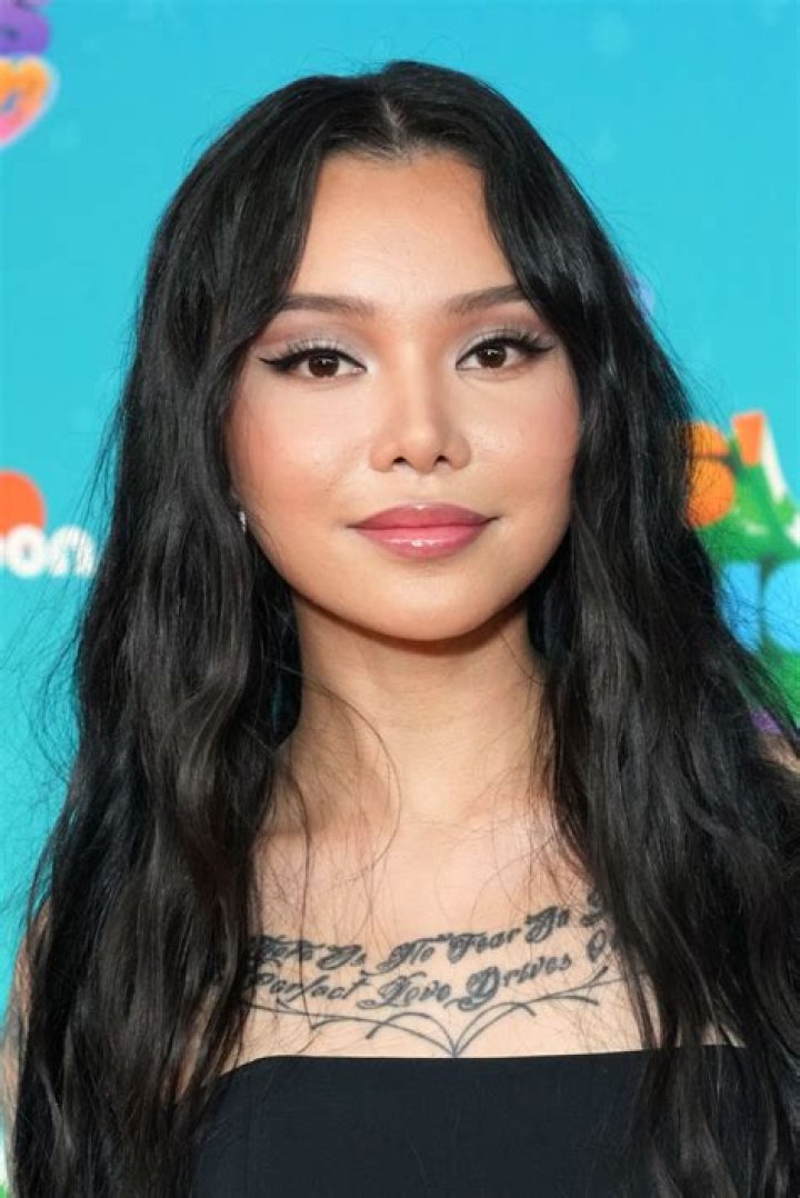 Bella Poarch- Biography, Age, Height, Net Worth, Boyfriend, Religion, Ethnicity