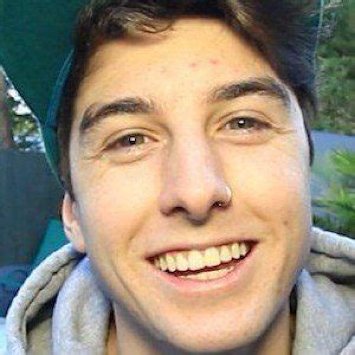 Benny Osborne- Net Worth, Bio, Age, Ethnicity, Girlfriend, Height, Career