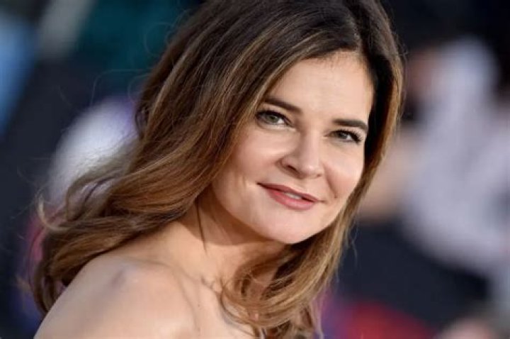 
Betsy Brandt- Husband, Love Life, Married, Net Worth	