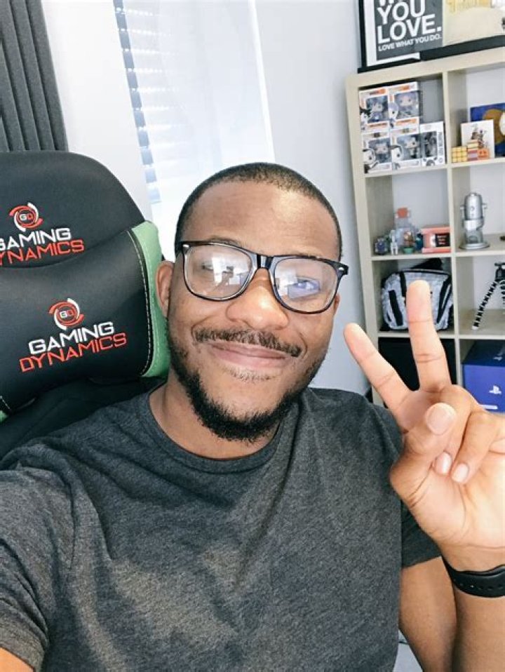 BigBStatz- Net Worth, Bio, Age, Wife, Children, Height, Nationality, Career