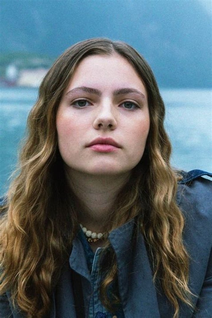 Billie Barker- Net Worth, Bio, Age, Boyfriend, Height, Weight, Career