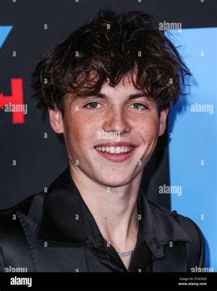 Brady Noon- Net worth, Age, Bio, Parents, Girlfriend, Height, Career