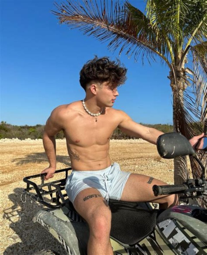 Brady Potter- Net Worth, Bio, Age, Dating, Height, Nationality, Career